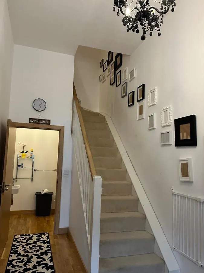 Two Double Bedroom Duplex Flat London 0*,