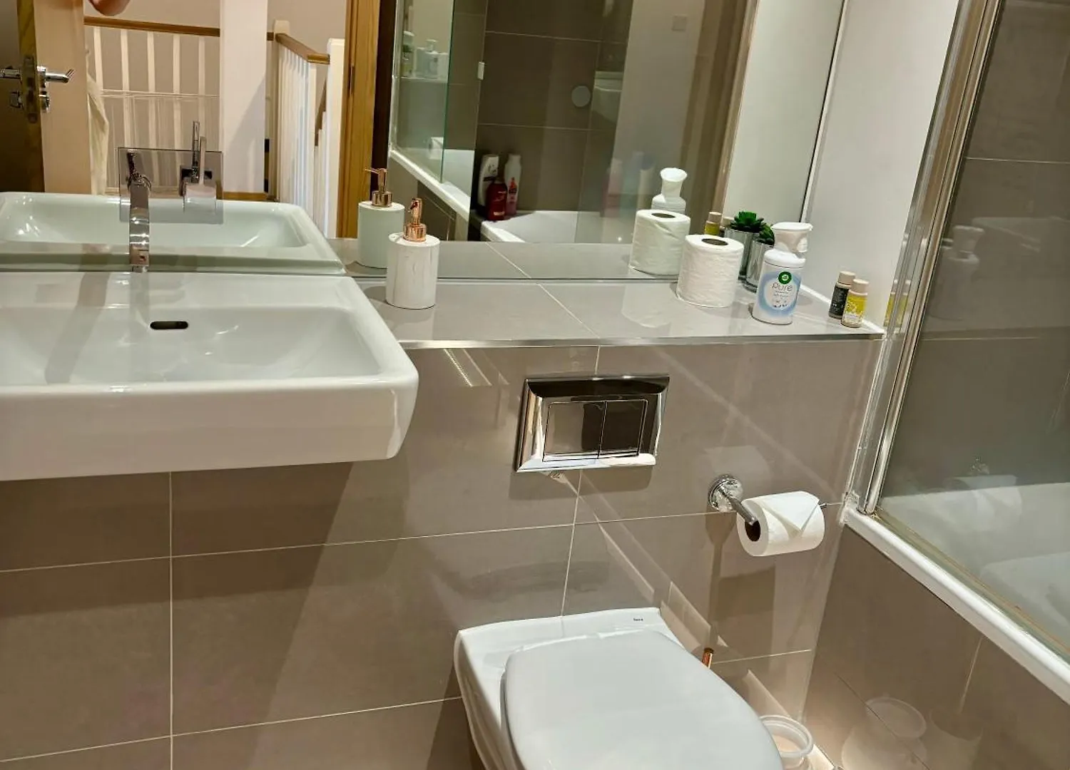 Two Double Bedroom Duplex Flat London 0*,  United Kingdom